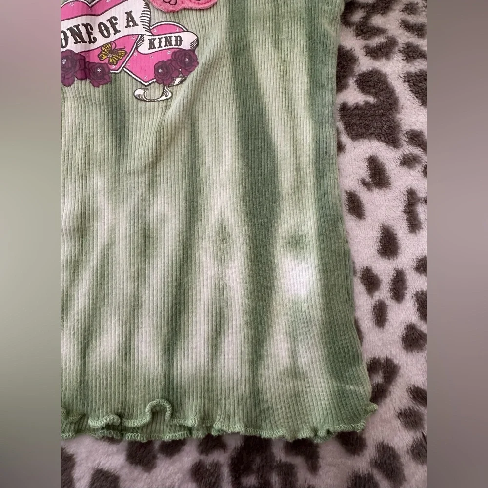 The Children’s Place Tie Dye One Of A Kind Graphic Tee in Green Size 18 Months